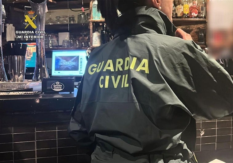 Intervención de la Guardia Civil en un local de ocio.