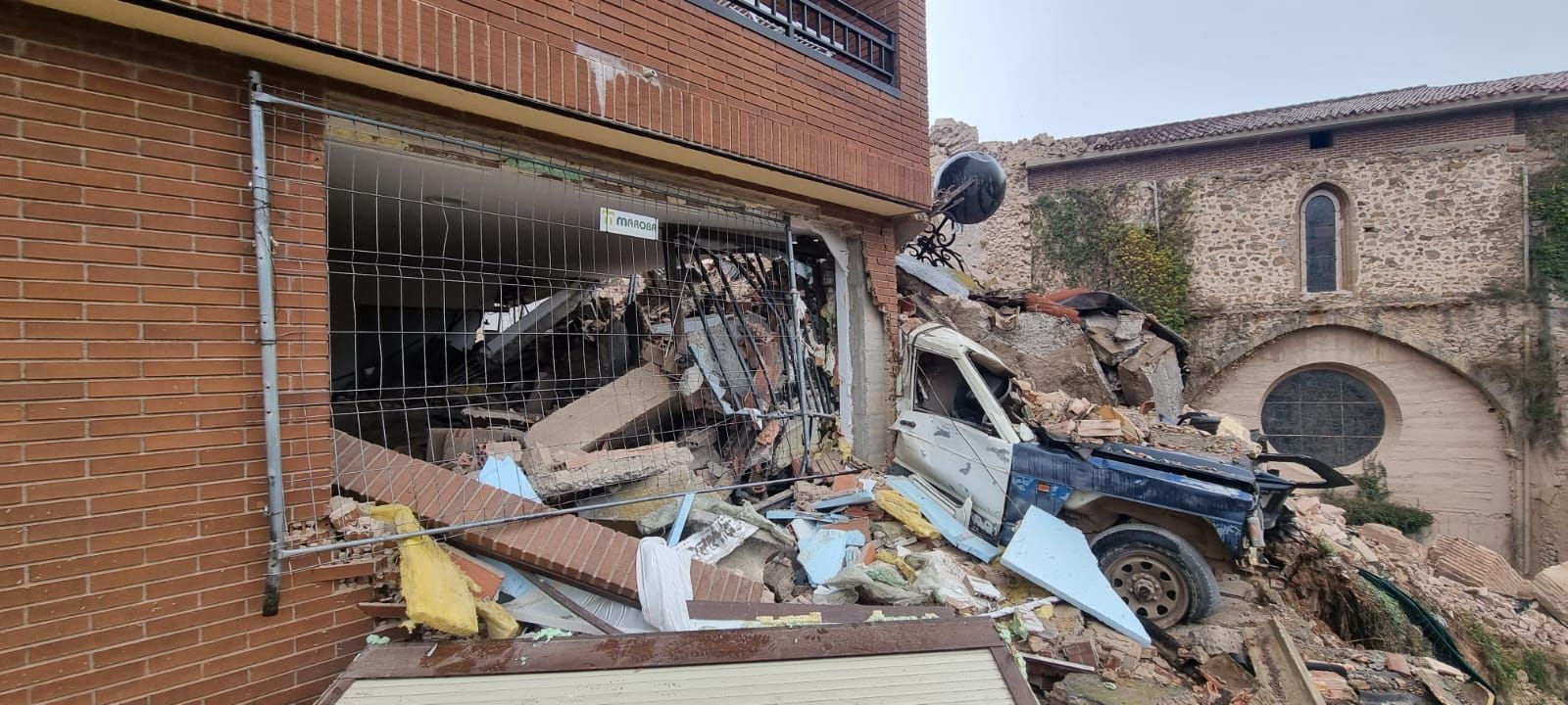 Las labores de desescombro en Viguera, en imágenes