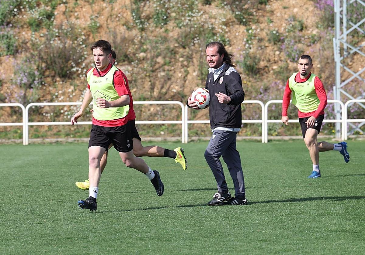 Yayo Urzay comienza su contrarreloj al frente de la UD Logroñés