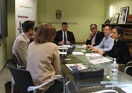 Miembros de la ADER, de la FER y del Consistorio, en la reunión.