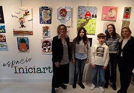 El proyecto que muestran se llama '¿Podemos ver con las manos?'.