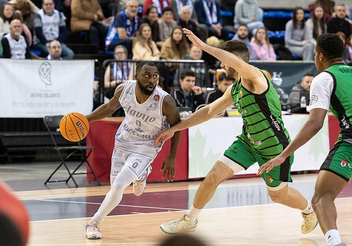 Caleb Fields resultó imprescindible en el tramo final del encuentro.