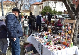 Imágenes del mercadillo 'El rincón del coleccionista'