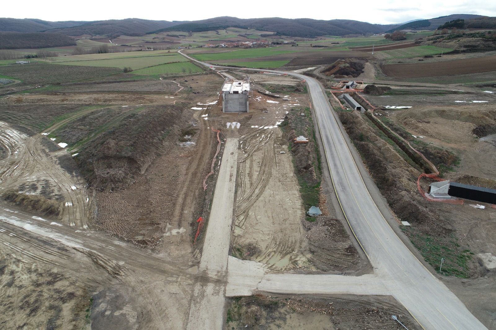 El Ministerio de Transportes no pone fecha al fin de las obras de la A-12