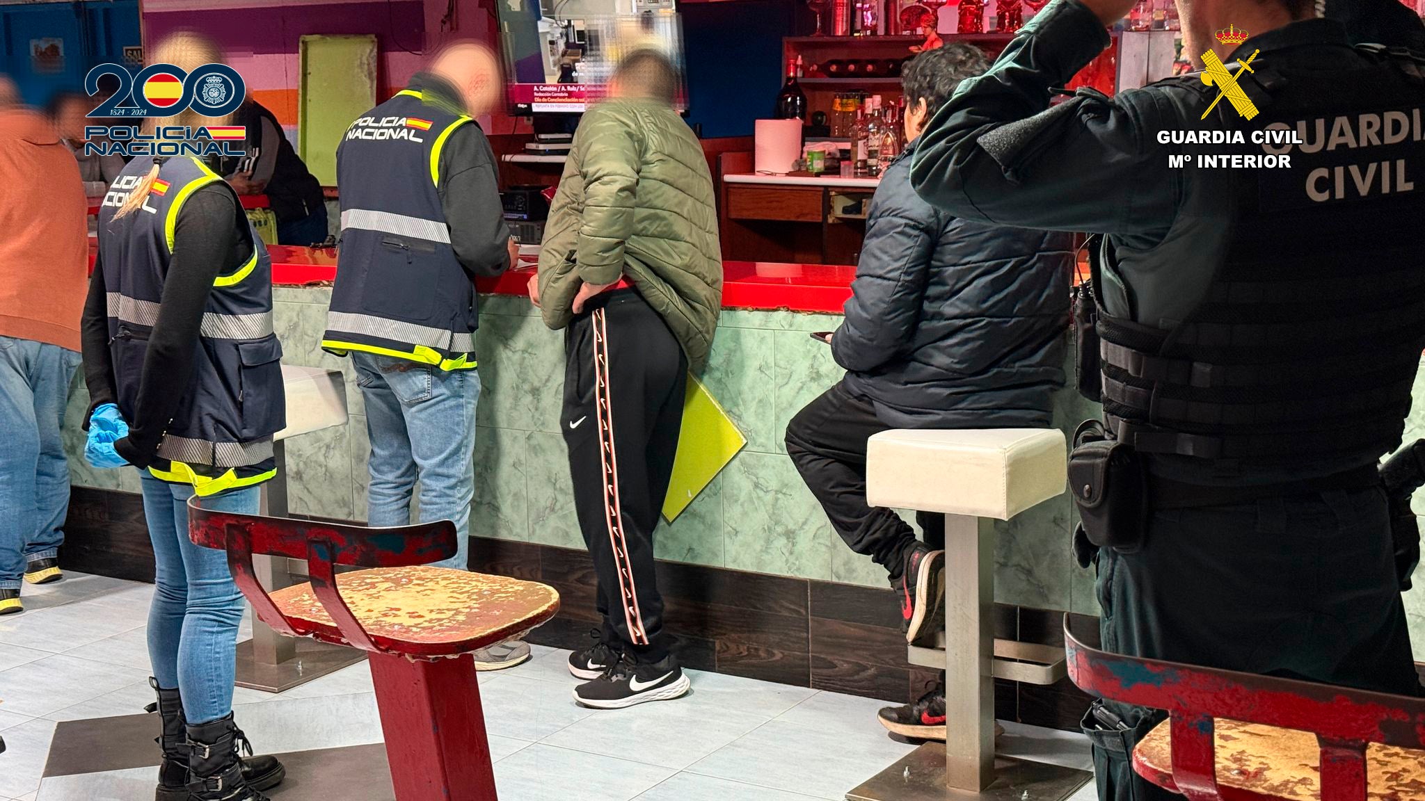 Las imágenes del operativo en los clubs de Rincón de Soto