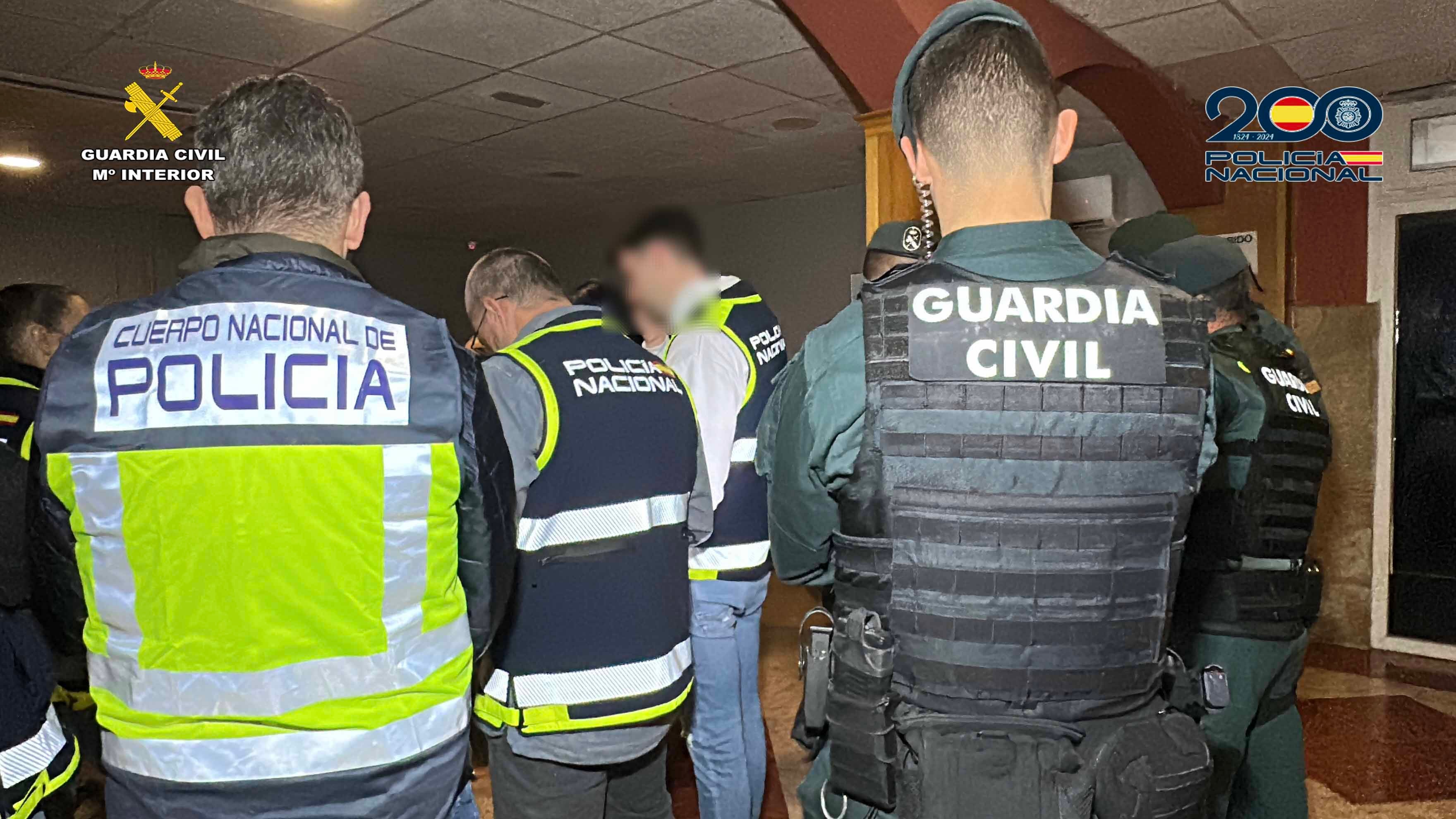 Las imágenes del operativo en los clubs de Rincón de Soto