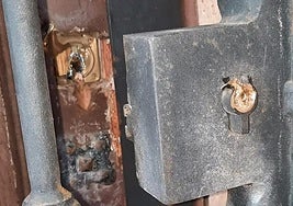 Los desperfectos en la puerta de San Felices.