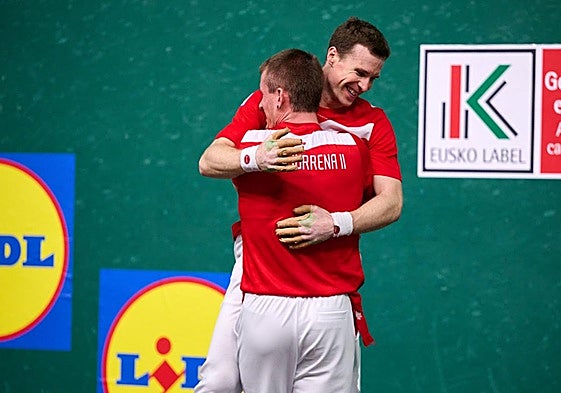 Artola y Mariezkurrena celebran su clasificación.
