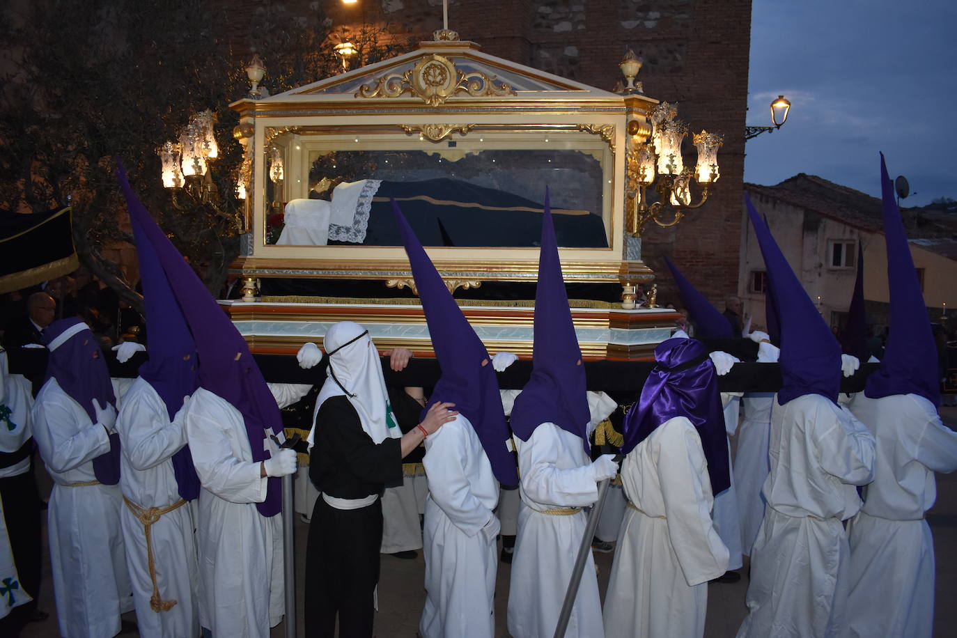La procesión del IV centenario del Santísimo Sacramento en Autol, en imágenes