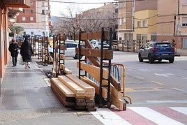 El vallado está preparado desde hace días para recibir desde mañana las primeras sueltas de reses bravas en la calle República Argentina.