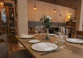 El restaurante jarrero cuenta con seis mesas y capacidad para un máximo de 18 comensales.