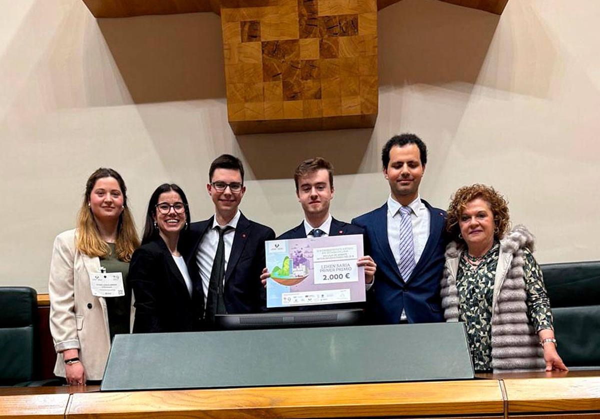 La UR gana la Liga de Debate Interuniversitario del G-9 de Universidades