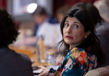 Eva Loza anuncia que mantendrá su acta de concejala y pasa a ser no adscrita