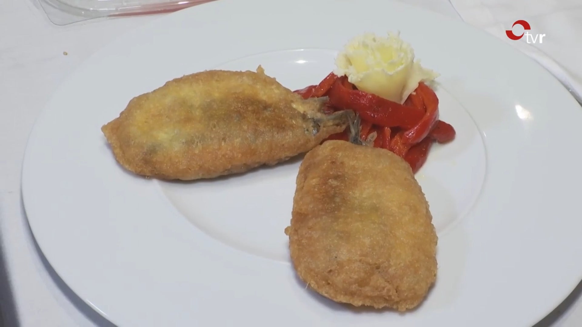 Anchoas rellenas de paté picante