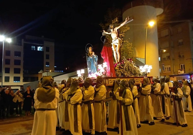 La talla del Cristo de la Agonía, a su paso por Achútegui de Blas.