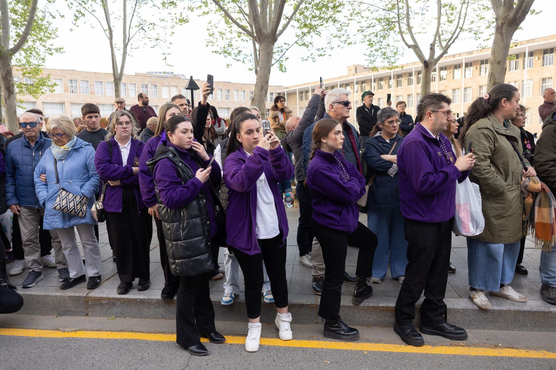 La procesión de las Siete Palabras con el Cristo Yacente, en imágenes