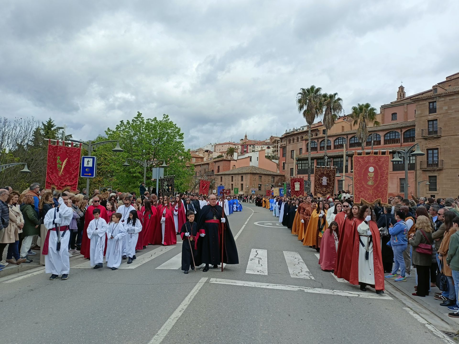 Imágenes del encuentro del Cristo Resucitado y la Virgen Gloriosa