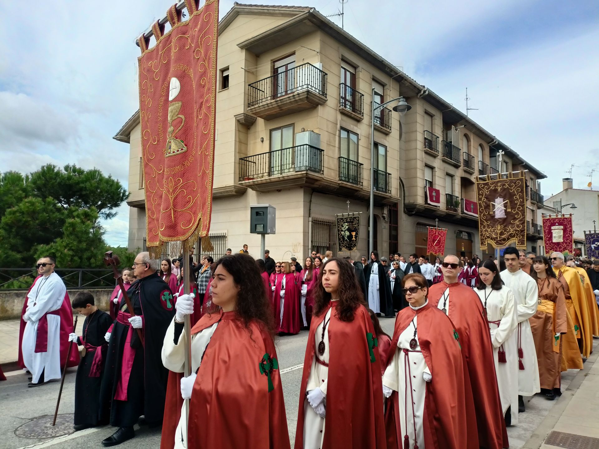 Imágenes del encuentro del Cristo Resucitado y la Virgen Gloriosa