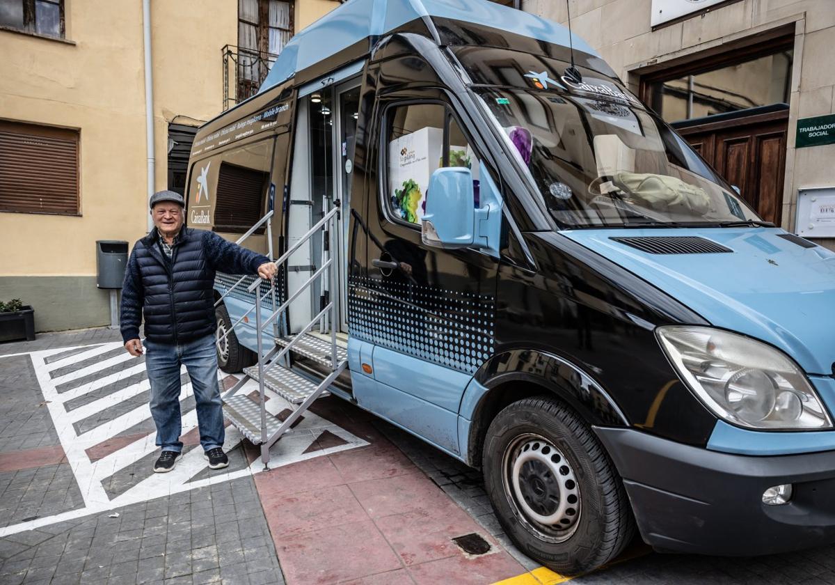«Suelo venir a por dinero, si no, tengo que ir a Albelda»