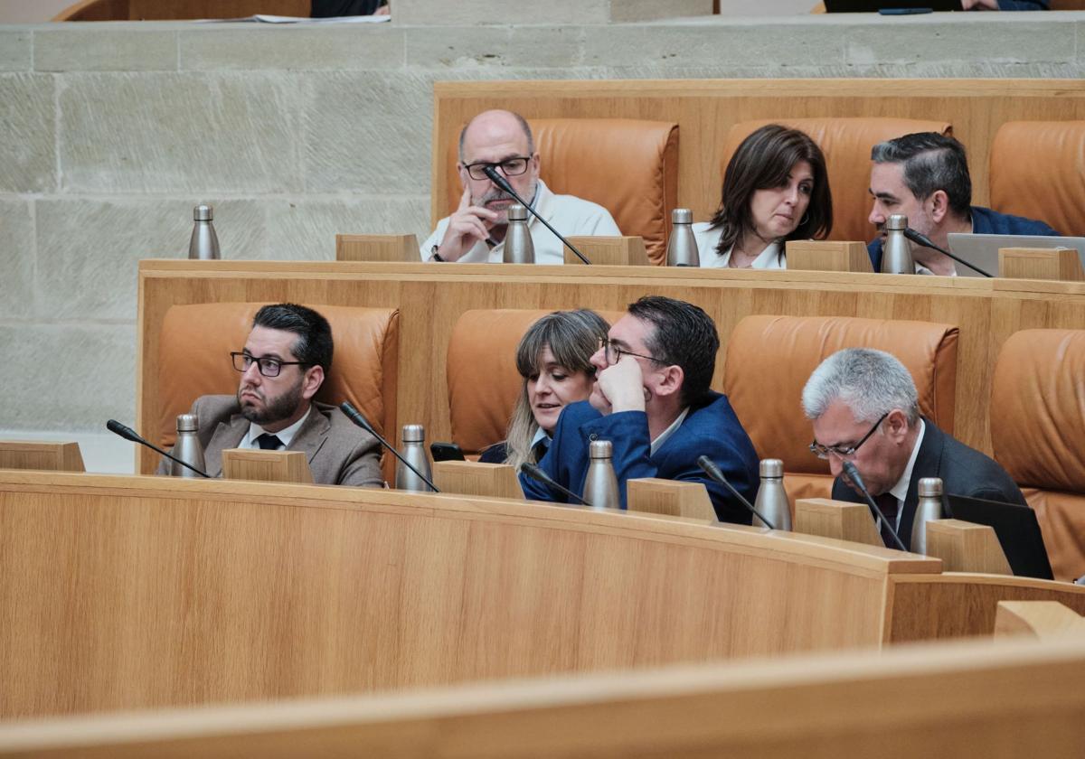 El Parlamento reclama al Ministerio que vuelva a poner los trenes eliminados el 11 de abril