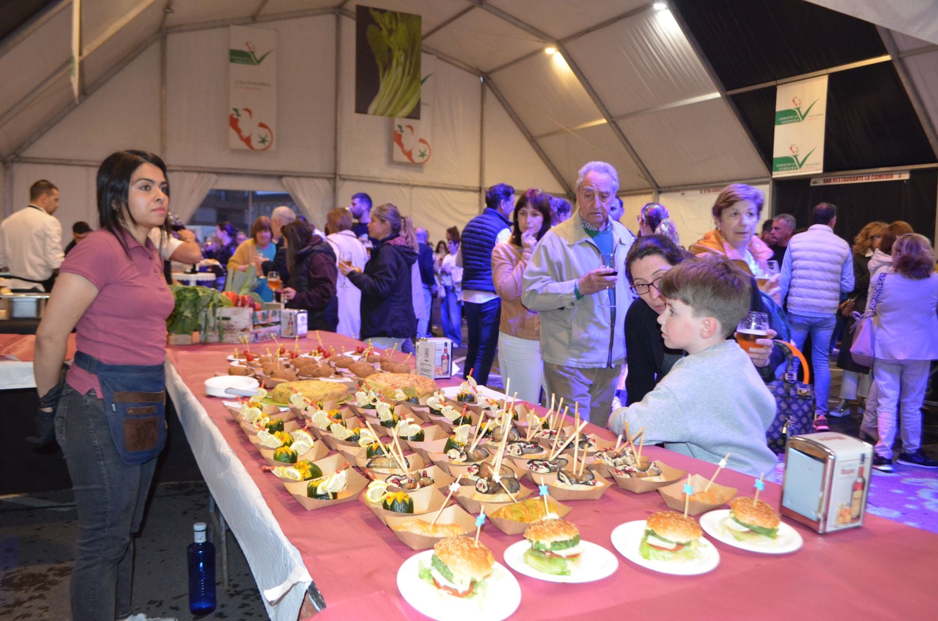 Las imágenes del &#039;Túnel del pincho&#039; de Calahorra
