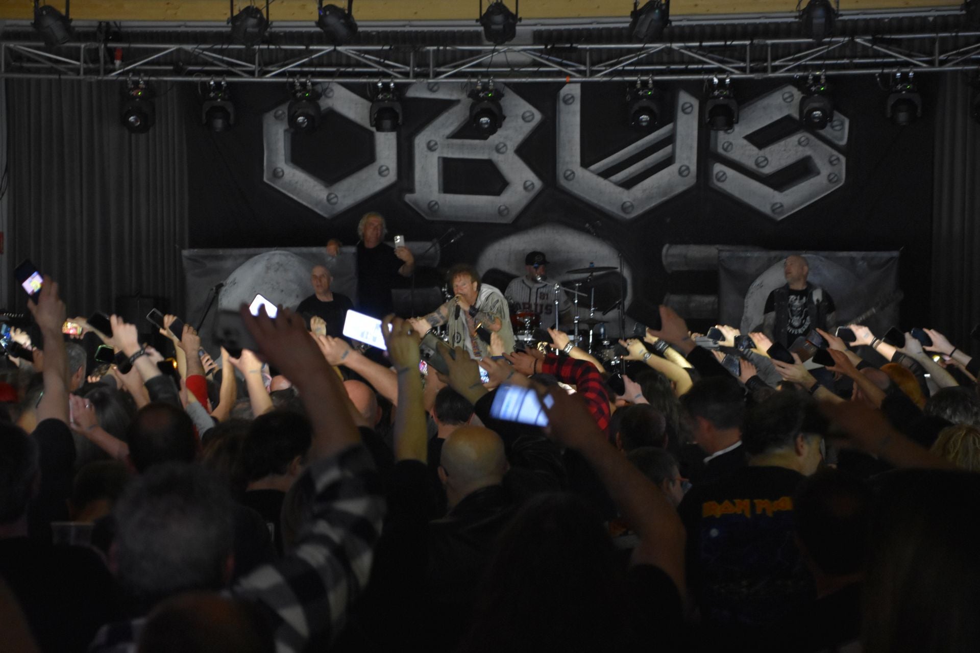 El concierto de Obús y Barón Rojo en la sala Entreviñas