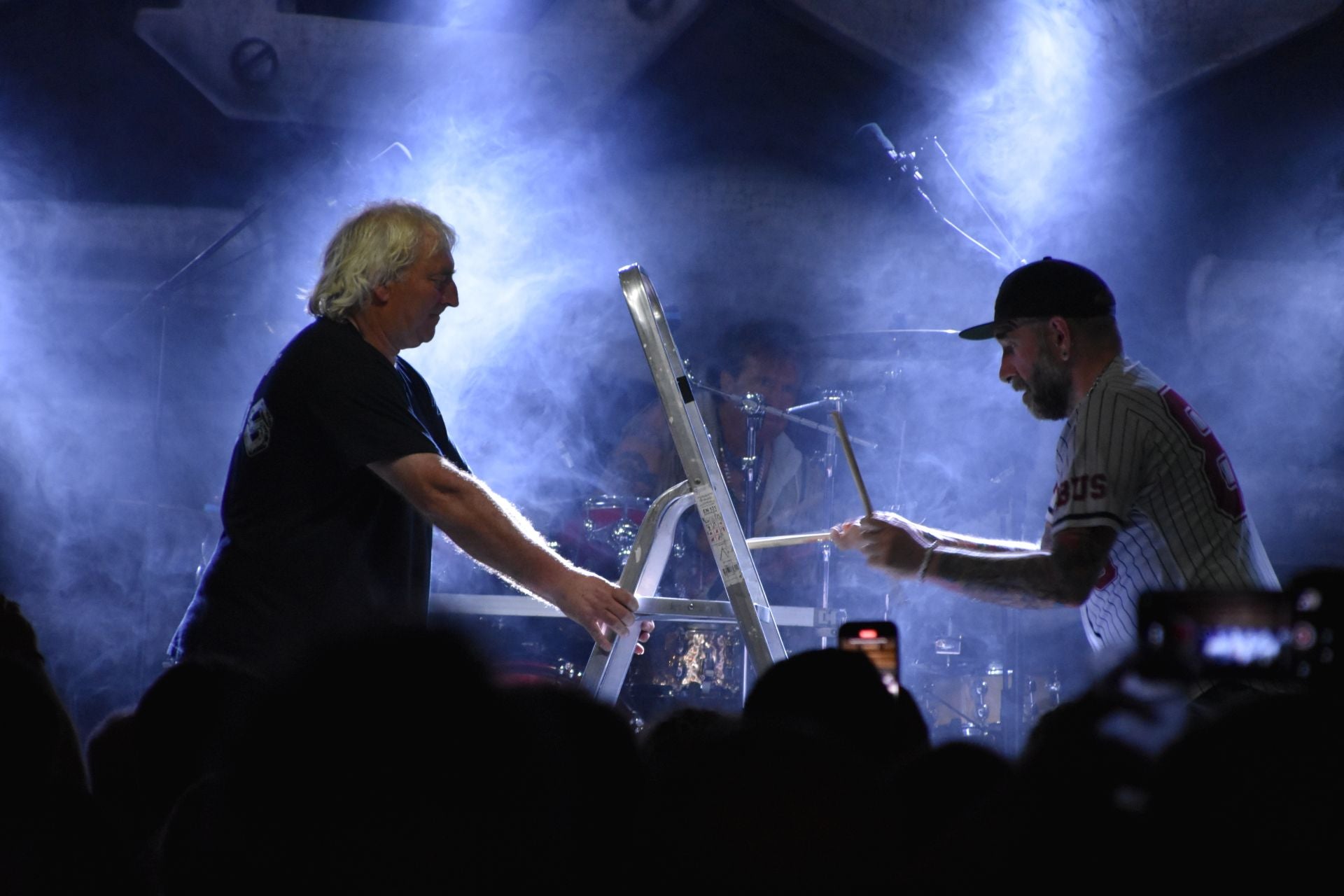 El concierto de Obús y Barón Rojo en la sala Entreviñas