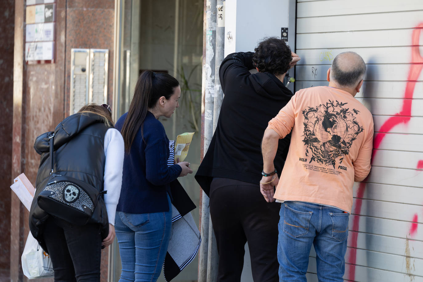 Tiendas cerradas, trabajadores a la espera... los efectos del apagón en Logroño
