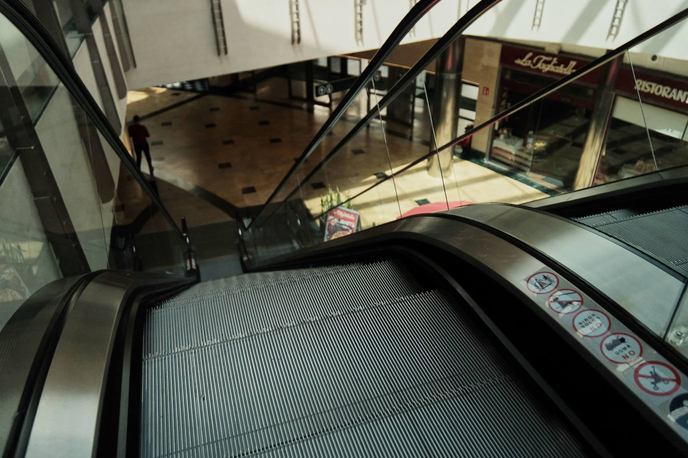 Las escaleras mecánicas, paradas tras el apagón generalizado.