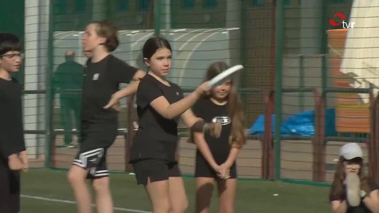 400 alumnos riojanos se inician en el Ultimate Frisbee