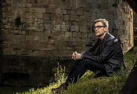 Bernardo Sánchez, en el Revellín de Logroño, en el lugar donde antiguamente se levantaba el Frontón Cinema, en el que vio '20.000 leguas de viaje submarino'.