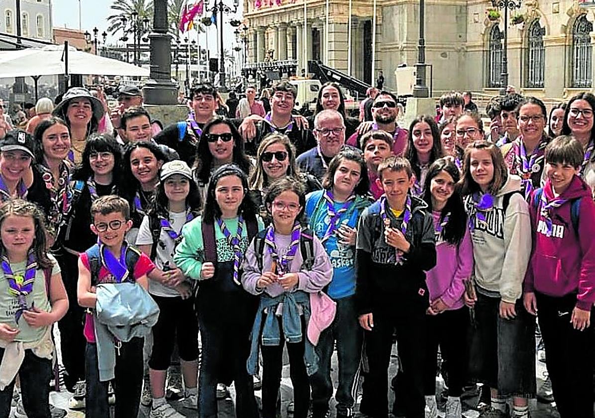 Jóvenes y familiares recorrieron la historia de Cartagena.