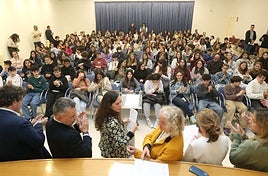 Reciente recepción en el Ayuntamiento a los alumnos logroñeses y franceses, que han participado en el intercambio con Libourne y Dax en abril.