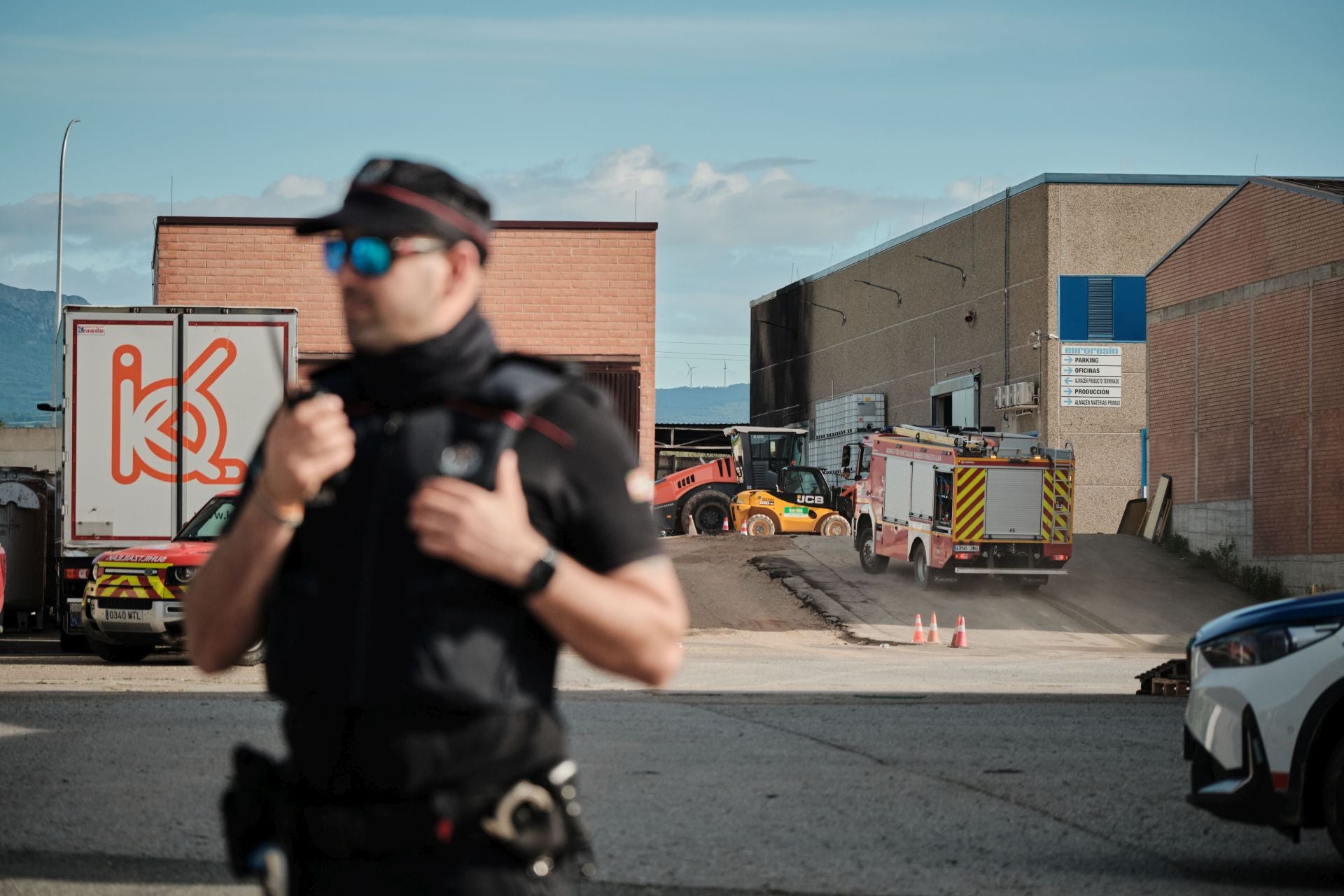 Incendio de madrugada en una fábrica de resinas de Oyón