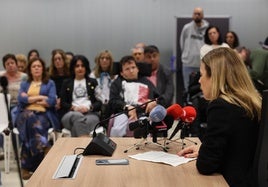 Susana Gutiérrez lee el manifiesto del Cermi La Rioja.