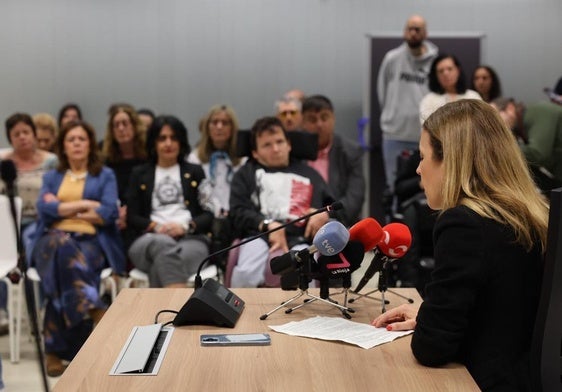 Susana Gutiérrez lee el manifiesto del Cermi La Rioja.