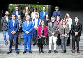 Premiados y autoridades académicas y políticas, durante la entrega de los reconocimientos.