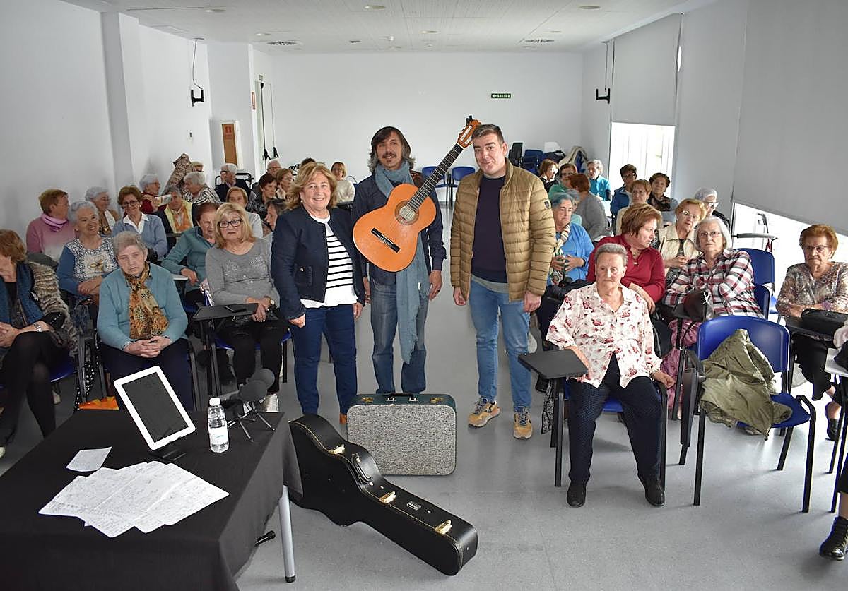 Música contra la soledad y para activar la memoria de los mayores con Alejandro Luaces en Calahorra