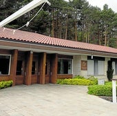 Bar y restaurante del Club Náutico de El Rasillo, actualmente cerrados y a la espera de una nueva adjudicación.