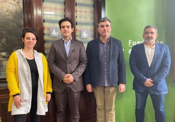 Naiara Arrieta, Roberto Iturriaga (director gral. de Cultura), Carlos Fuentes (gerente Fundación Caja Rioja) y Ricardo Velasco (alcalde de Ventosa).
