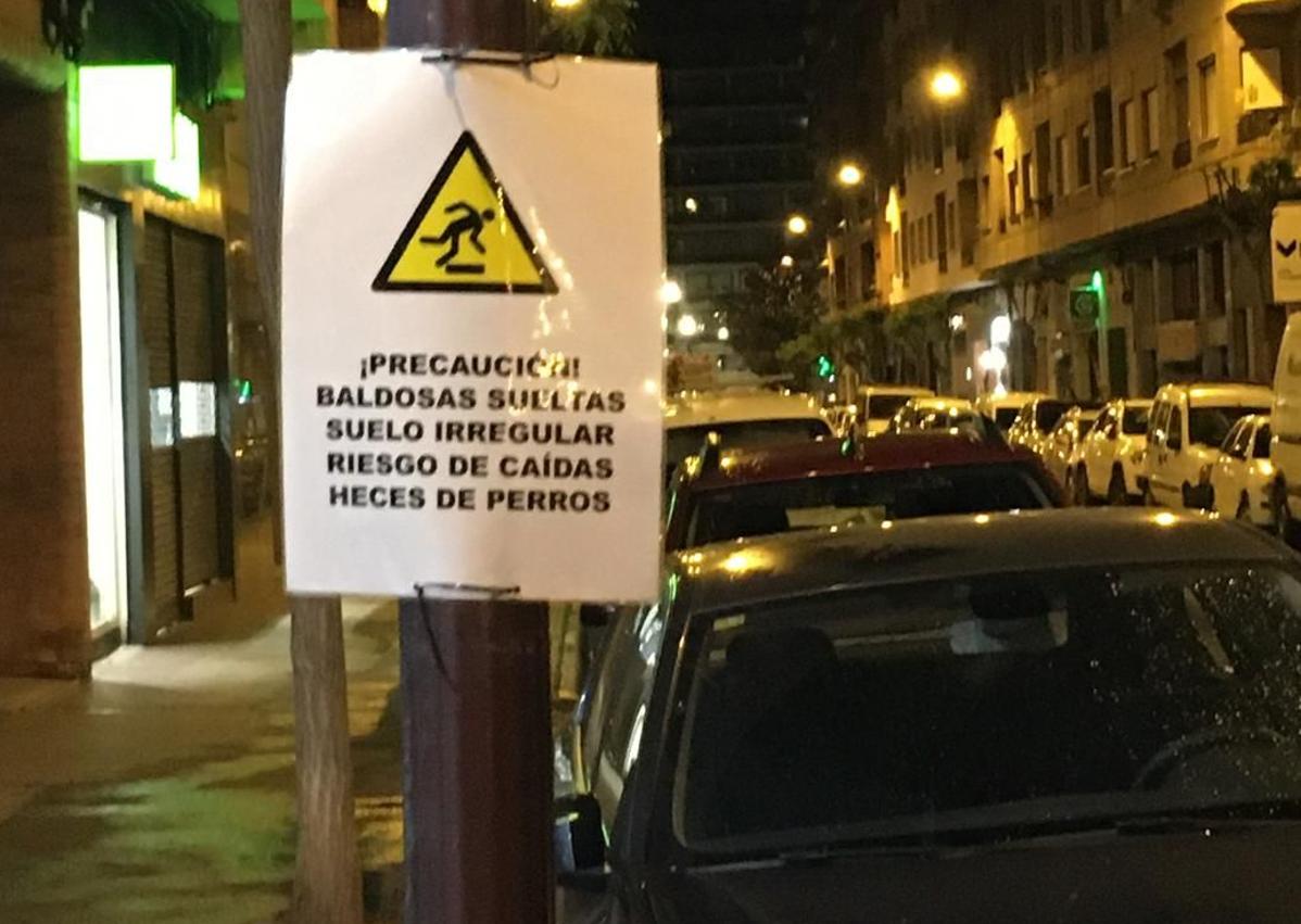 Imagen secundaria 1 - La calle Lardero de Logroño, empapelada en señal de protesta durante unas horas