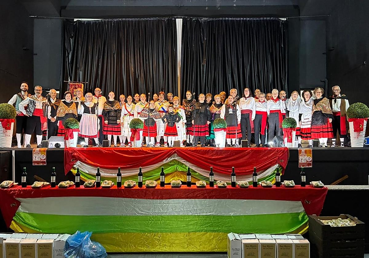 Festival de Escuelas de Jotas de La Rioja, ayer en Rincón.