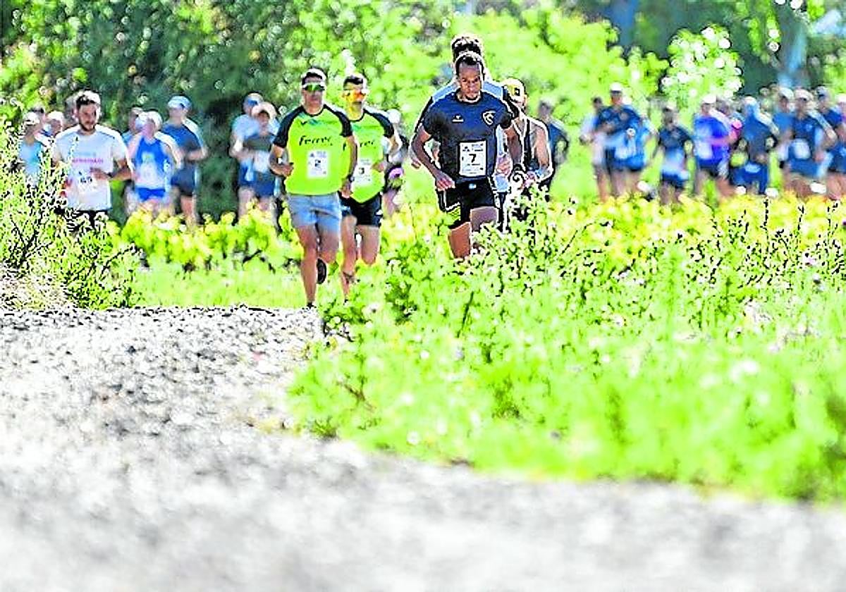 Luis Miguel Rosario lidera el grupo, tras la salida.