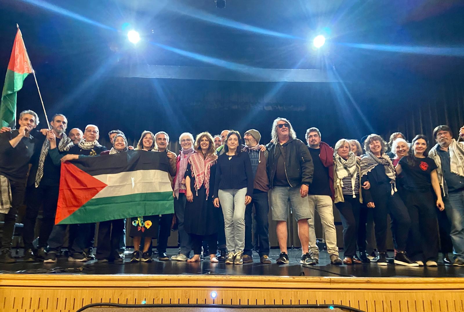 Elena Aranoa canta por Palestina