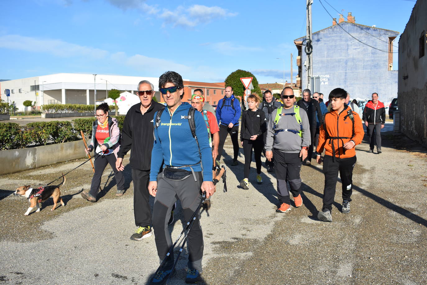 Las imágenes de la marcha senderista en Pradejón