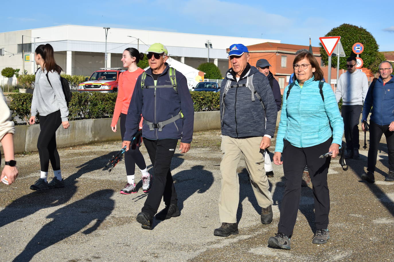 Las imágenes de la marcha senderista en Pradejón