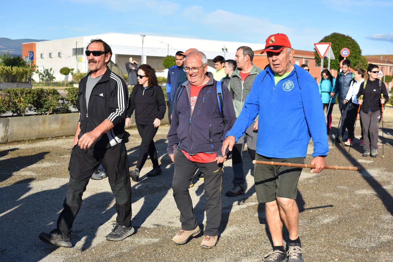 Las imágenes de la marcha senderista en Pradejón