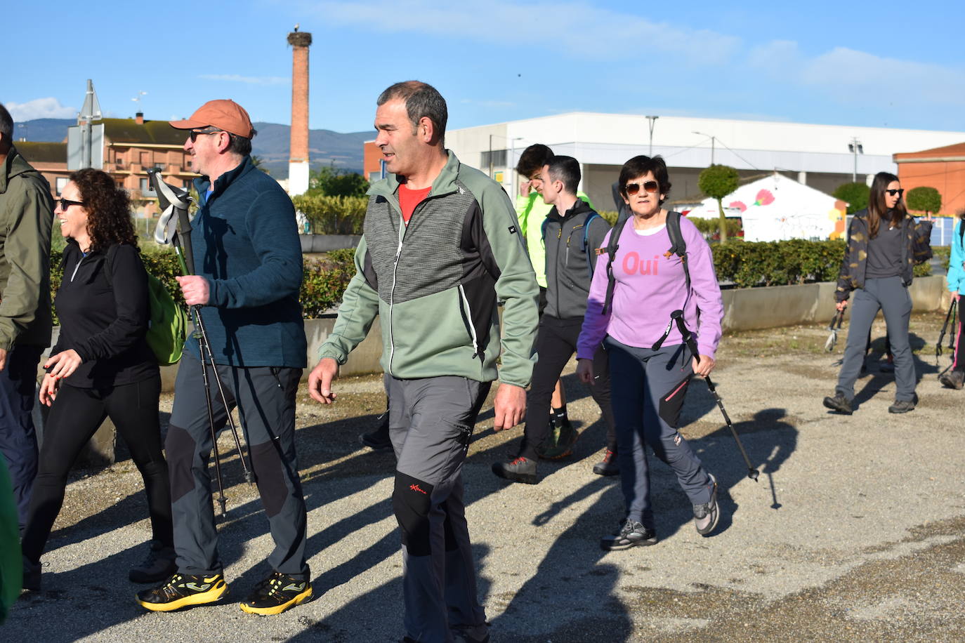 Las imágenes de la marcha senderista en Pradejón