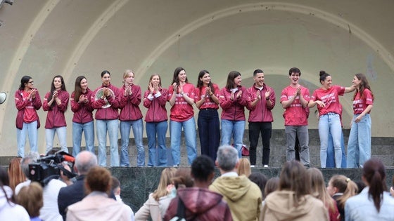 El Bosonit Unibasket celebra su ascenso en el Espolón
