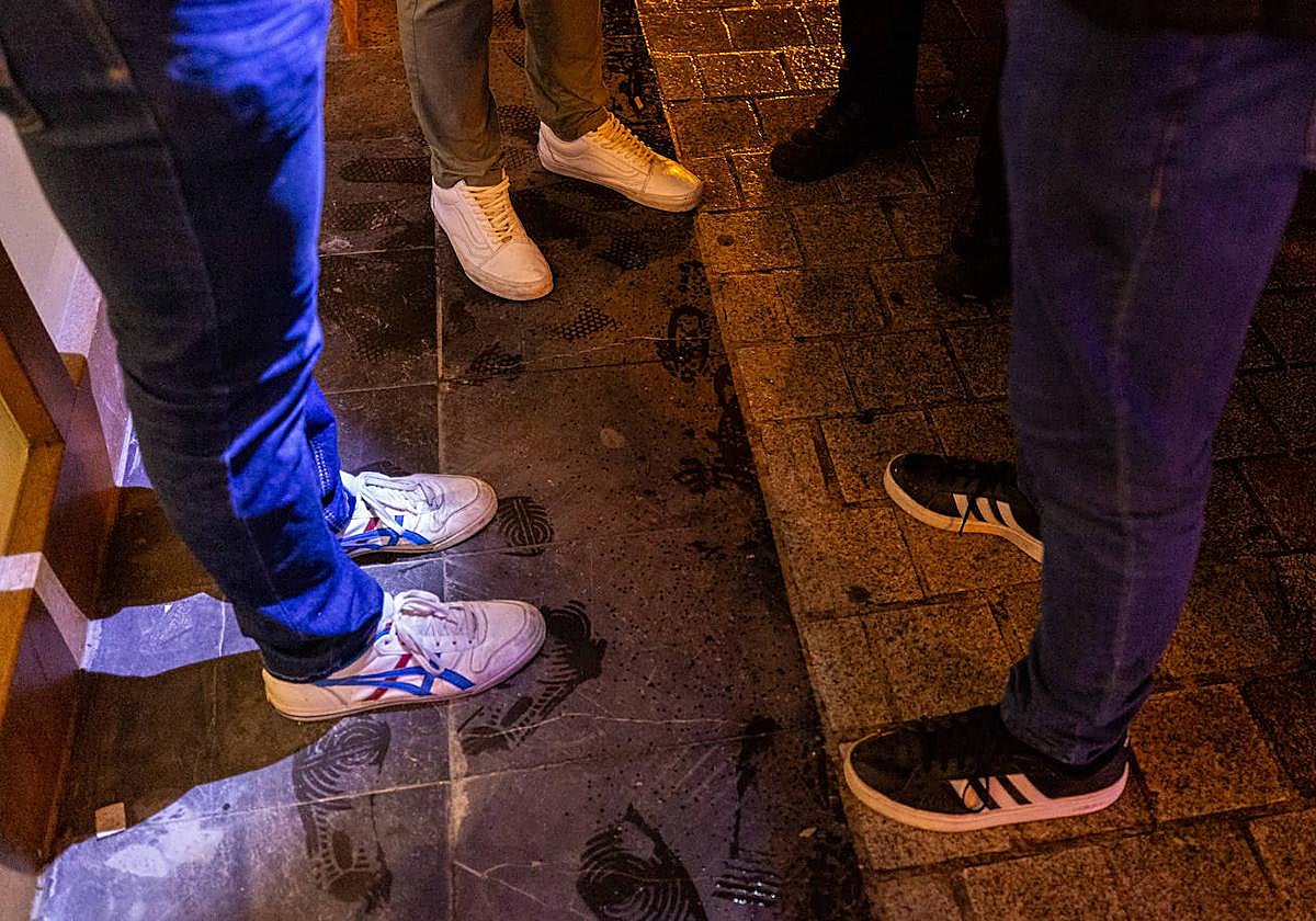 La Policía Local de Logroño formuló durante el pasado fin de semana 61 denuncias, 38 de ellas por orinar en la calle